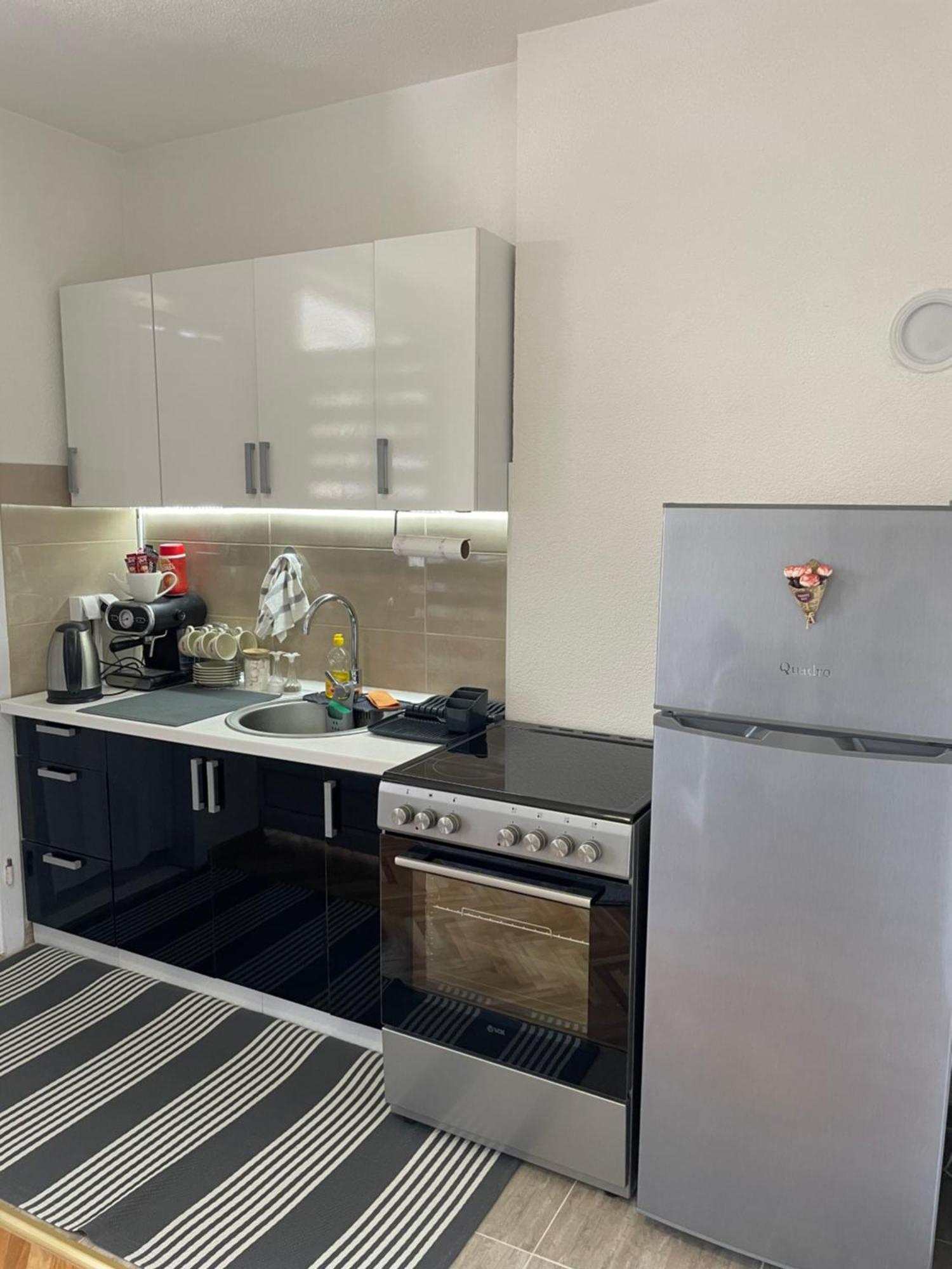 Apartment Silver *