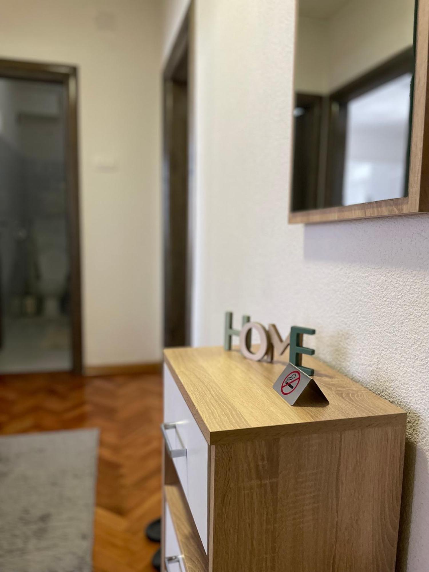 Silver Apartment *